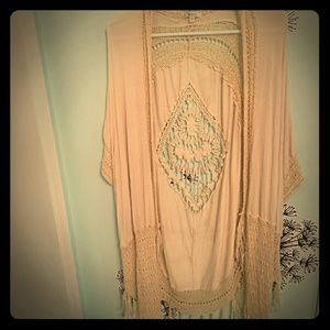 Off-white Shawl w/ Crochet Design